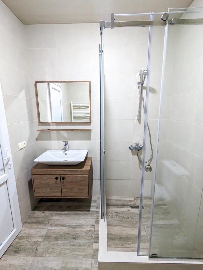 Brand New Apartment In คูทายสิ ภายนอก รูปภาพ